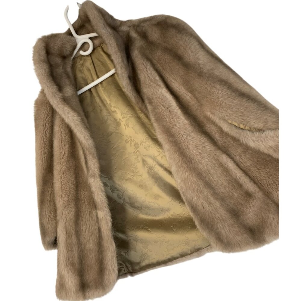 VTG Glenoit Blonde Faux Fur Caplet With Pockets & Arm Slits USA OS